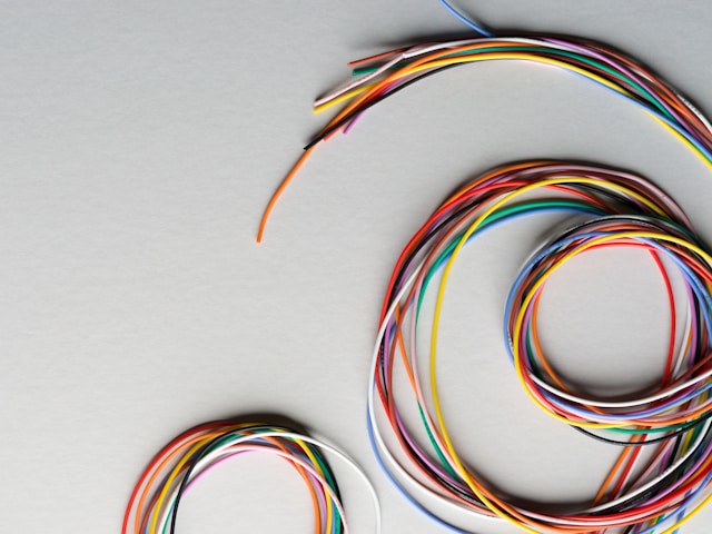 Singlemode vs. Multimode Fiber: Distance, Bandwidth, Cost, and Deployment Fit