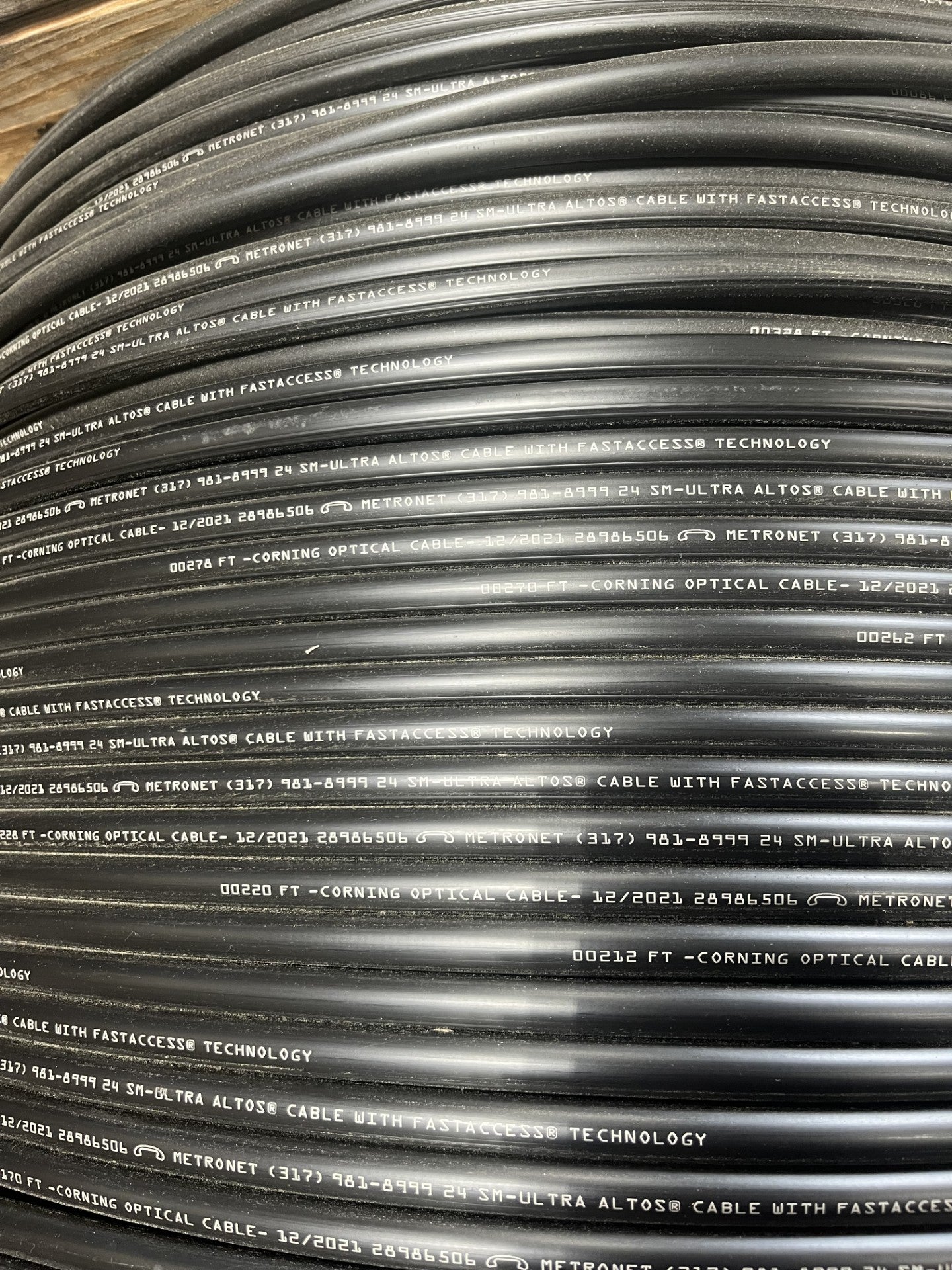 Corning: 24 Strand Singlemode OSP SJSA-Armored *Special Jacket Print - 7,540ft (0.45/Ft)