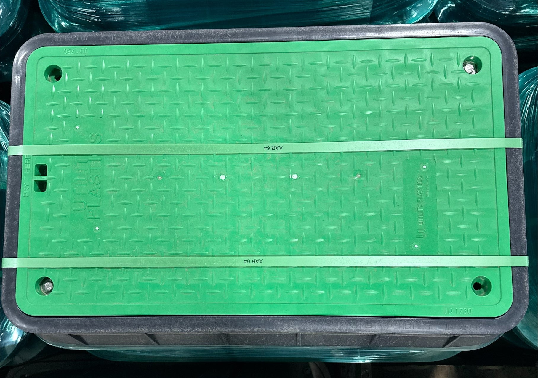 17x30x18 Plastic Pedestrian Non-Traffic Rated Handhole Vault - Blank