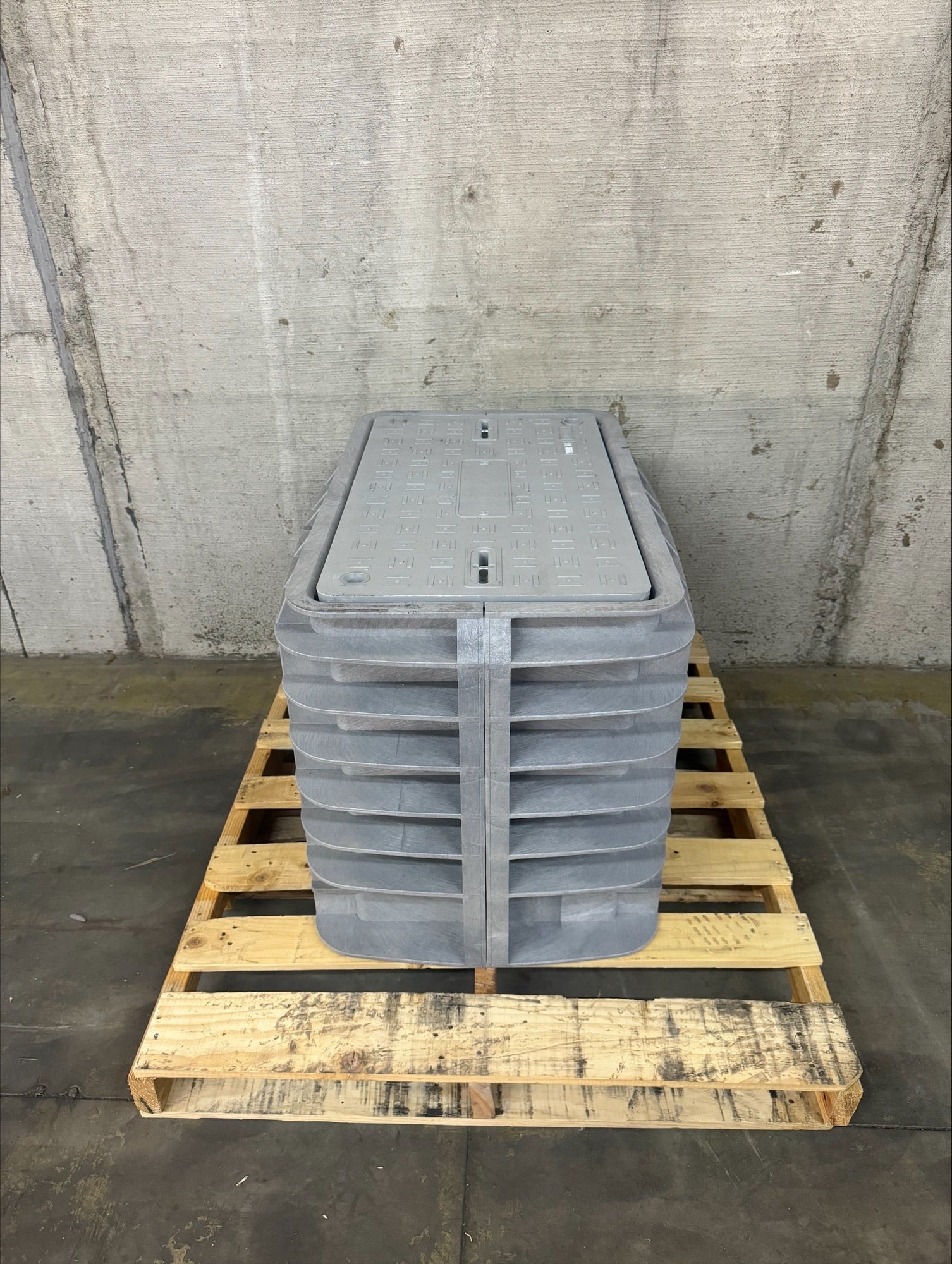 17x30x24 HDPE Vault w/ SMC Lid - Tier 15 Assembly