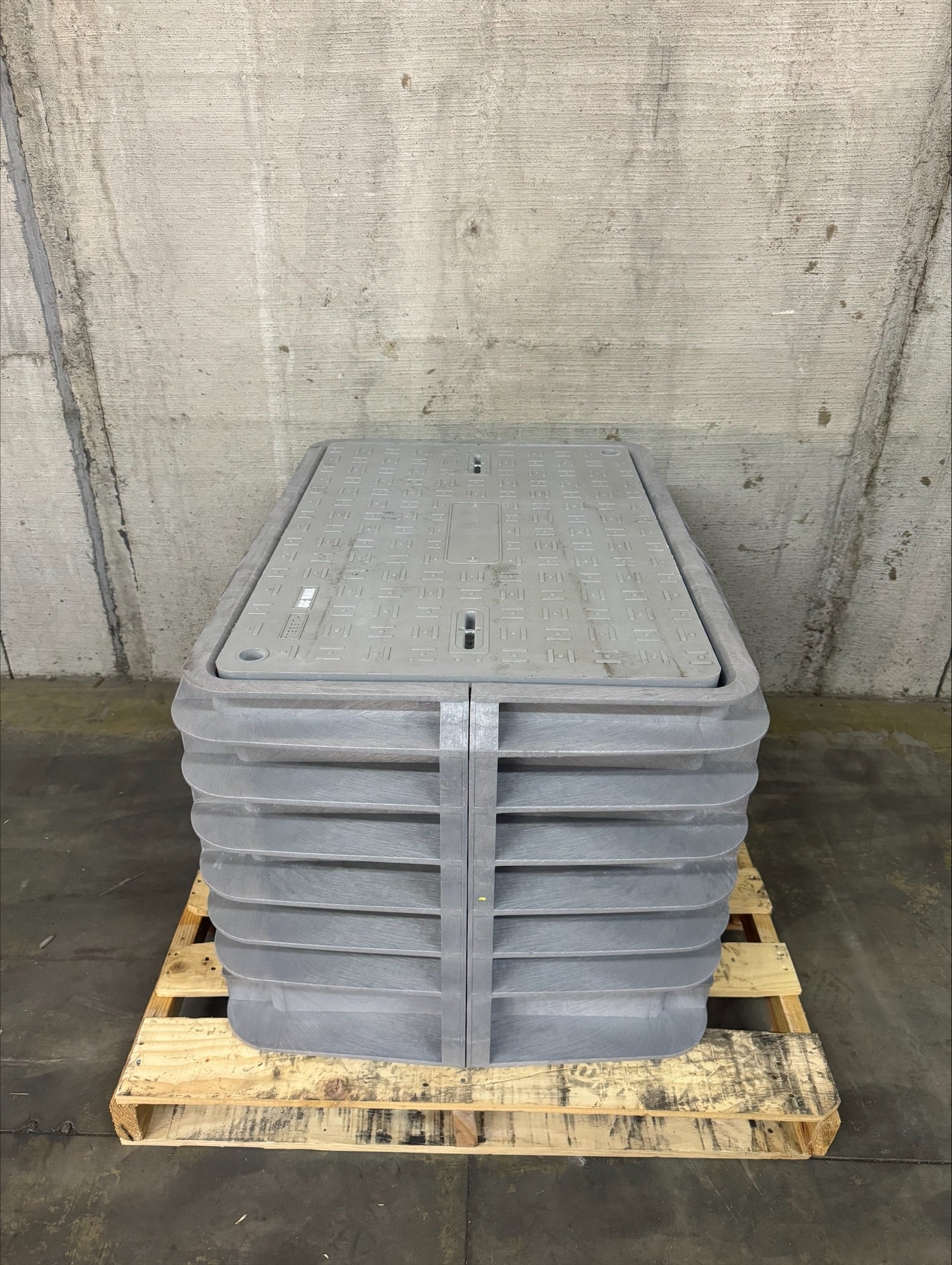24x36x24 HDPE Vault w/ SMC Lid - Tier 15 Assembly