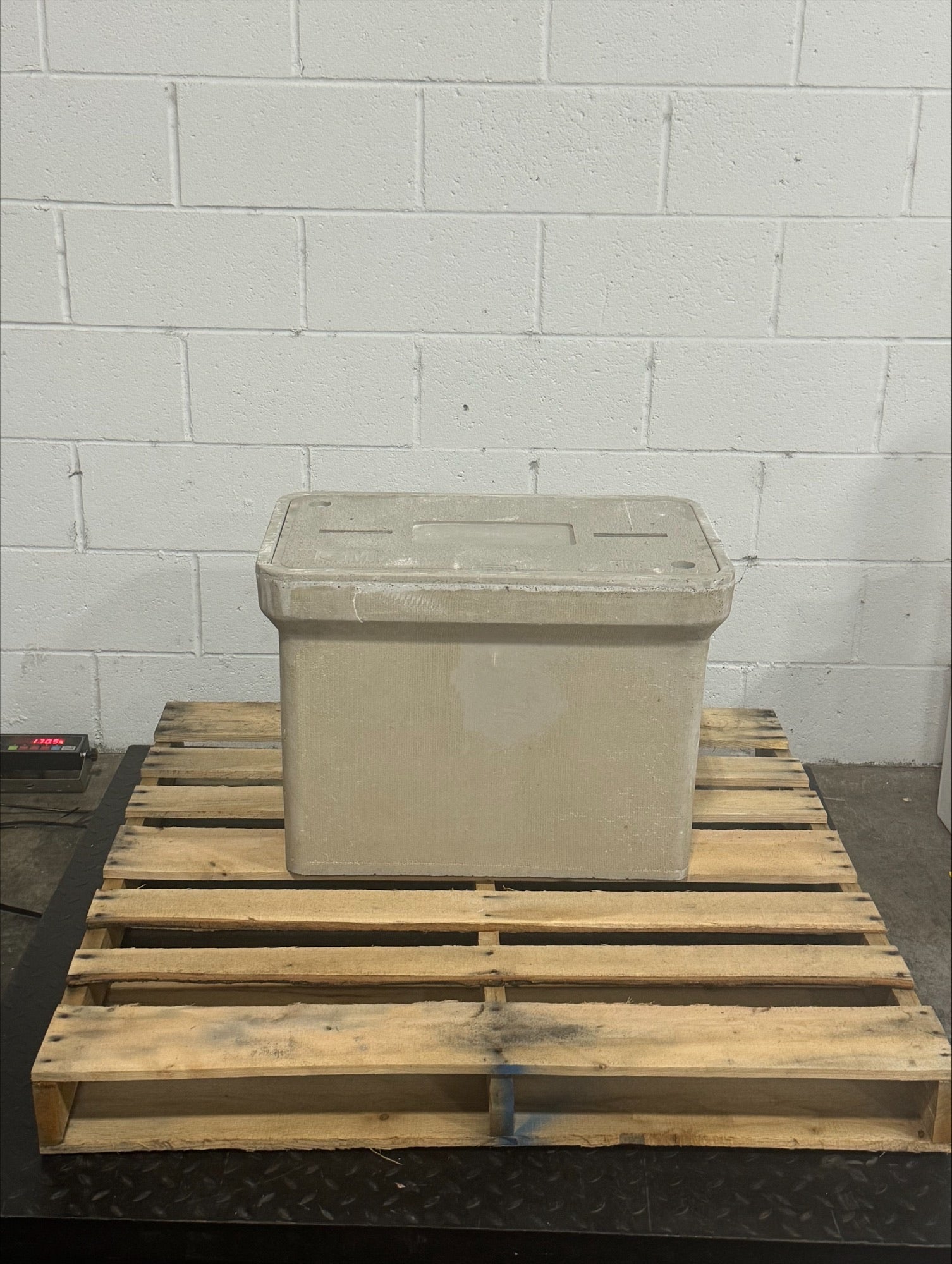 13x24x18 Polymer Concrete Tier 22 Handhole Vault