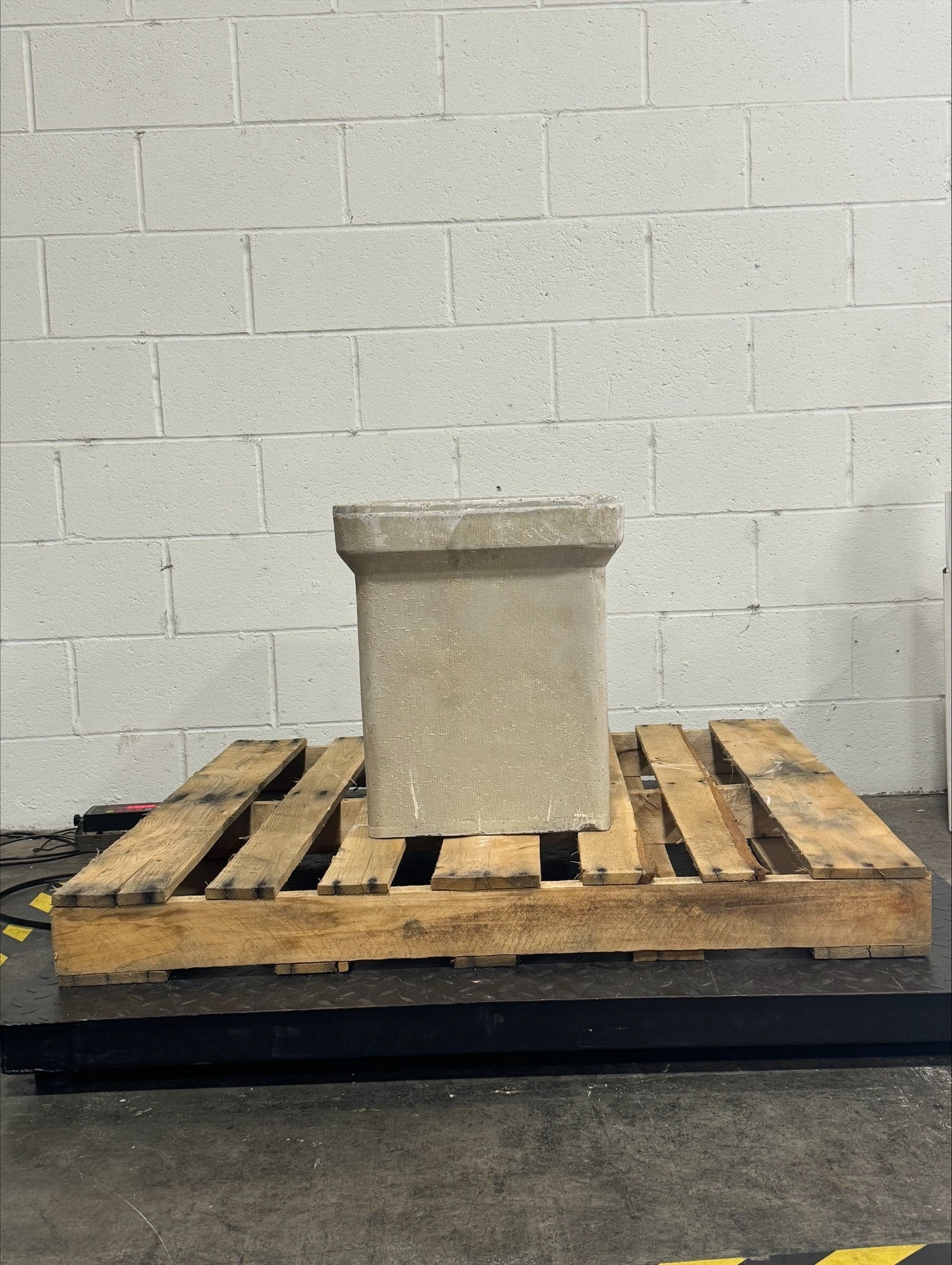 13x24x18 Polymer Concrete Tier 22 Handhole Vault